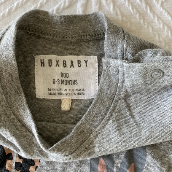 HUX BABY | Baby Tee Shirt | Size 00 - 3 months - Picture 2 of 3